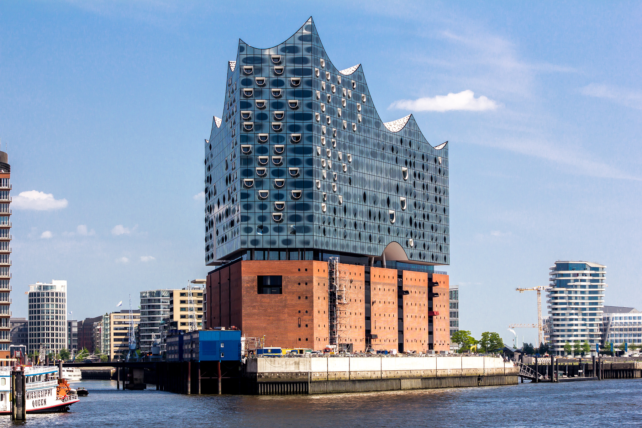 Sigma 70-200mm F2.8 EX DG OS HSM sample photo. Elbphilharmonie (hamburg concert hall) photography