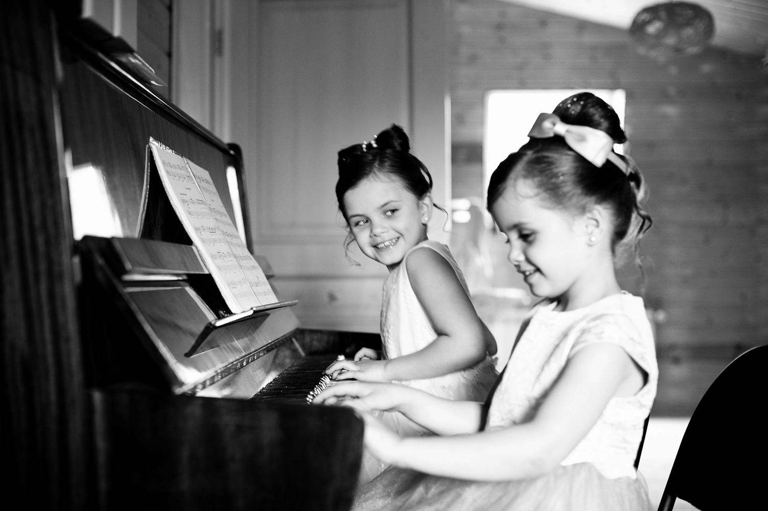 Nikon D700 + AF Nikkor 50mm f/1.4 sample photo. Funny piano photography