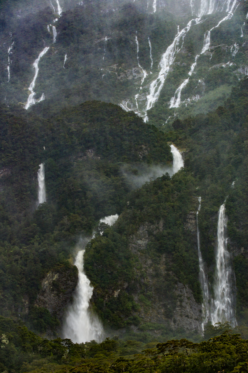 Nikon AF-S Nikkor 70-200mm F4G ED VR sample photo. Falling a mile... photography