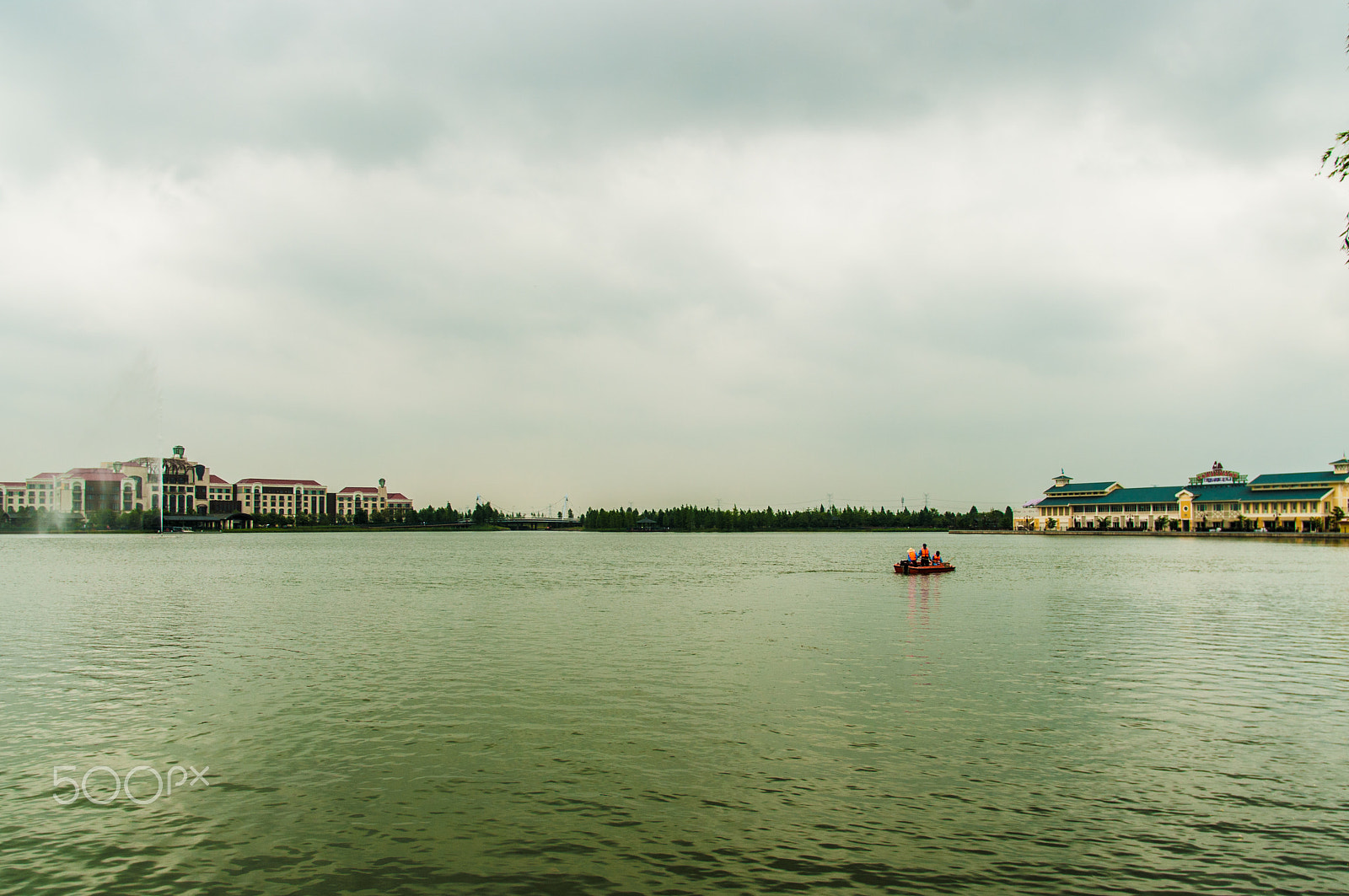 Pentax K20D + Pentax smc DA 14mm F2.8 ED (IF) sample photo. Shanghai disney resort photography