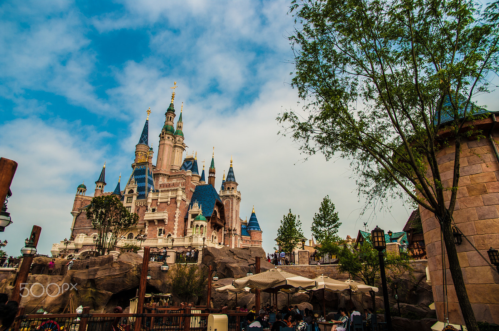 Pentax K20D sample photo. Shanghai disney resort photography