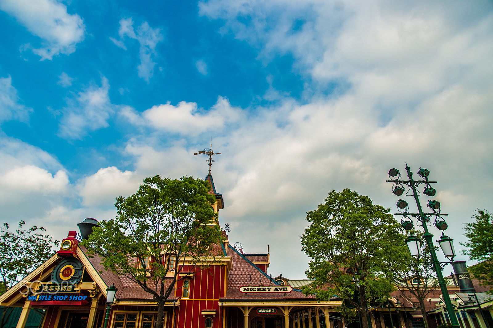 Pentax K20D sample photo. Shanghai disney resort photography