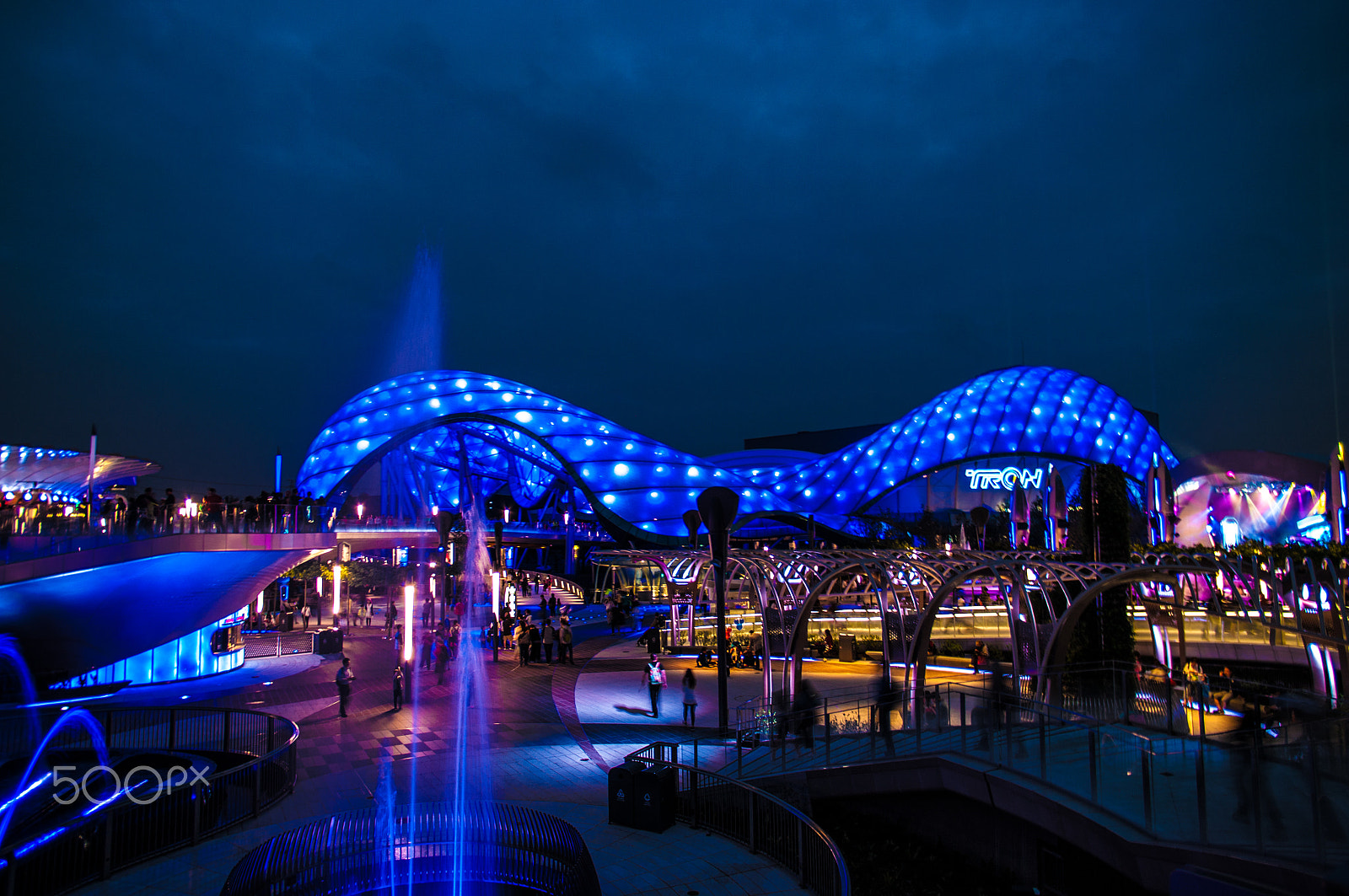 Pentax K20D + Pentax smc DA 14mm F2.8 ED (IF) sample photo. Shanghai disney resort photography