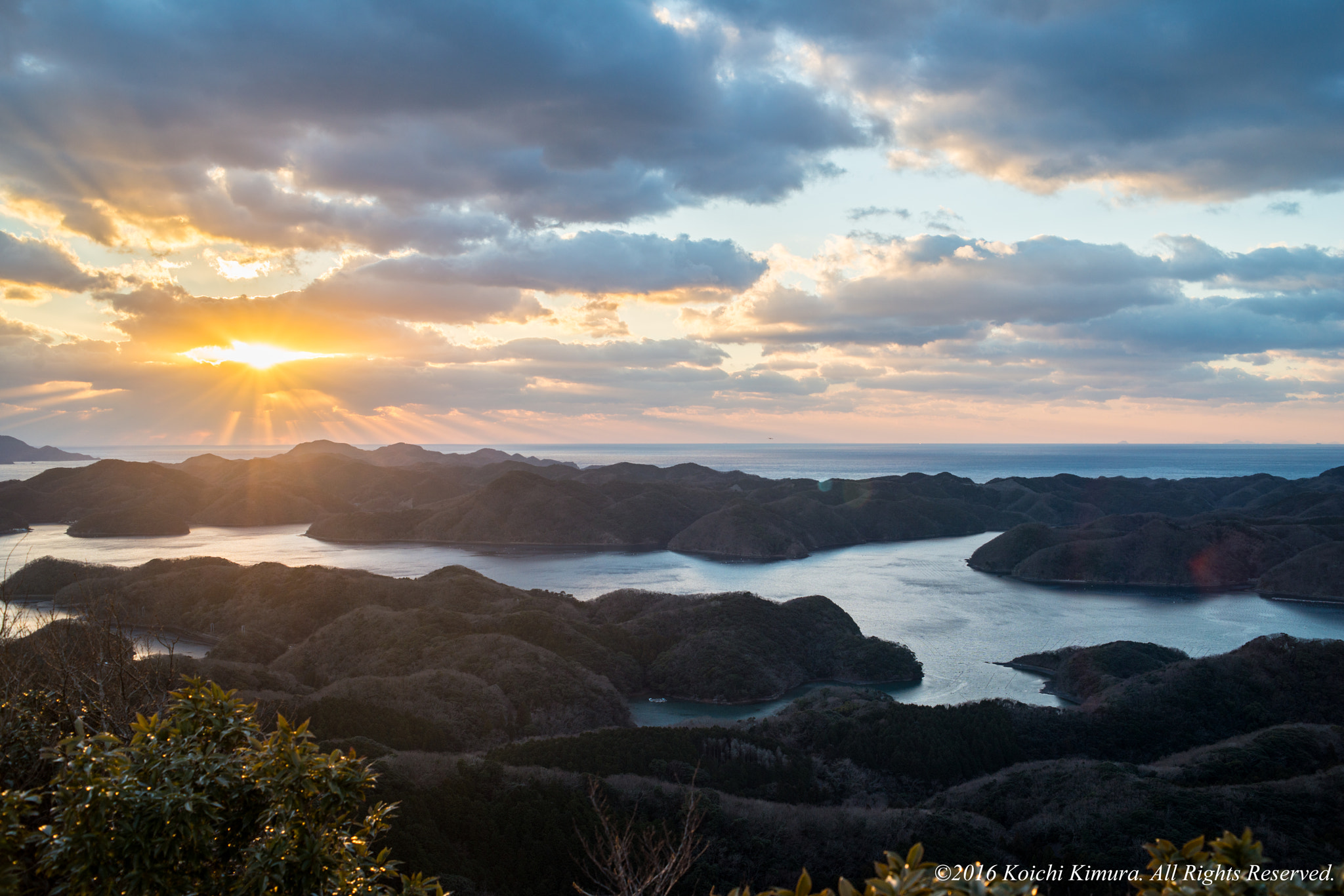 AF Zoom-Nikkor 35-70mm f/3.3-4.5 sample photo. Light of the sun photography