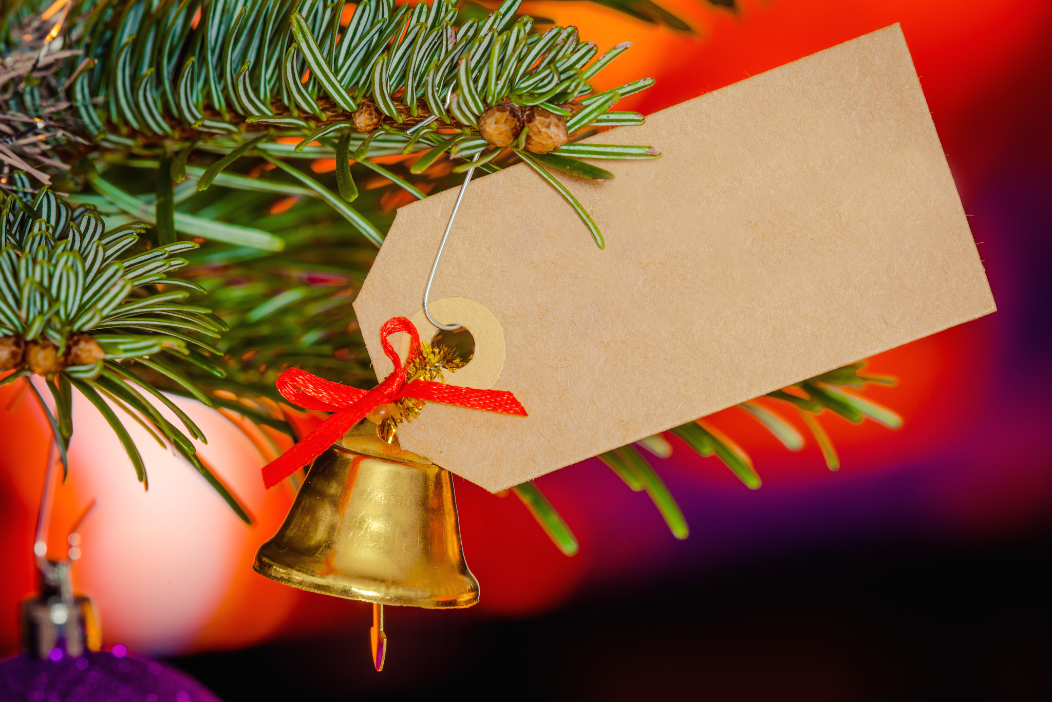 Sony a7R + Sony 70-400mm F4-5.6 G SSM II sample photo. Christmas bell with a card photography