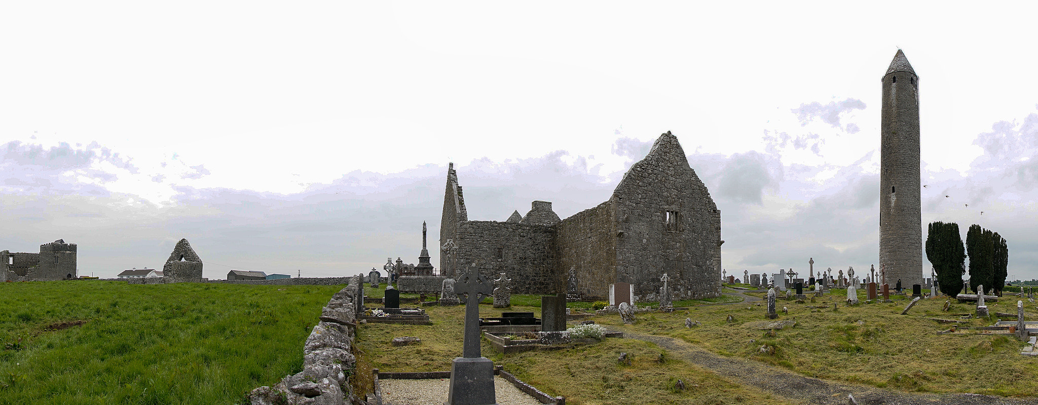 Sony DT 16-105mm F3.5-5.6 sample photo. Kilmacduagh photography