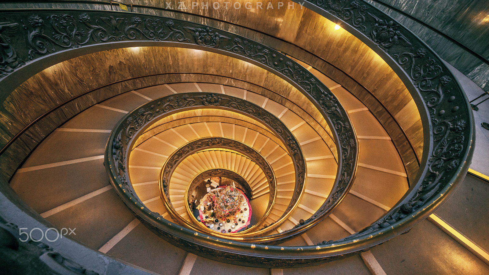 Sigma 12-24mm F4.5-5.6 II DG HSM sample photo. Rotating ladder photography
