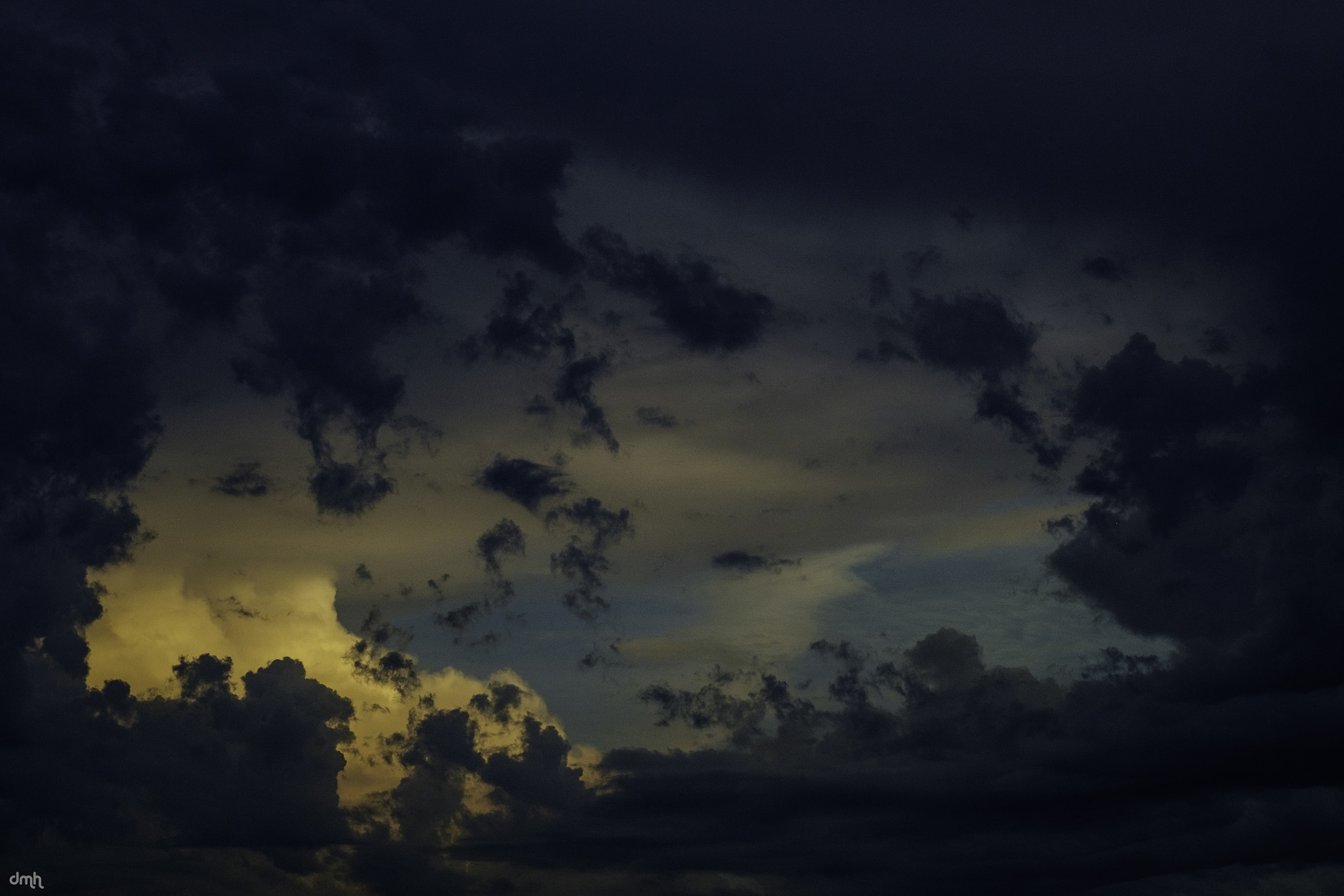 Fujifilm XF 100-400mm F4.5-5.6 R LM OIS WR sample photo. A tear in the sky photography