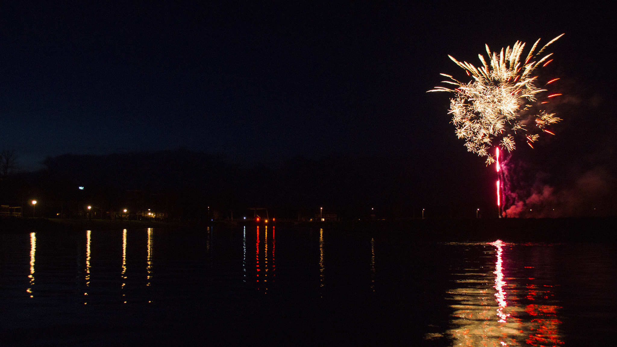 Sony SLT-A58 + Tamron AF 28-105mm F4-5.6 [IF] sample photo. Kingsday fireworks photography