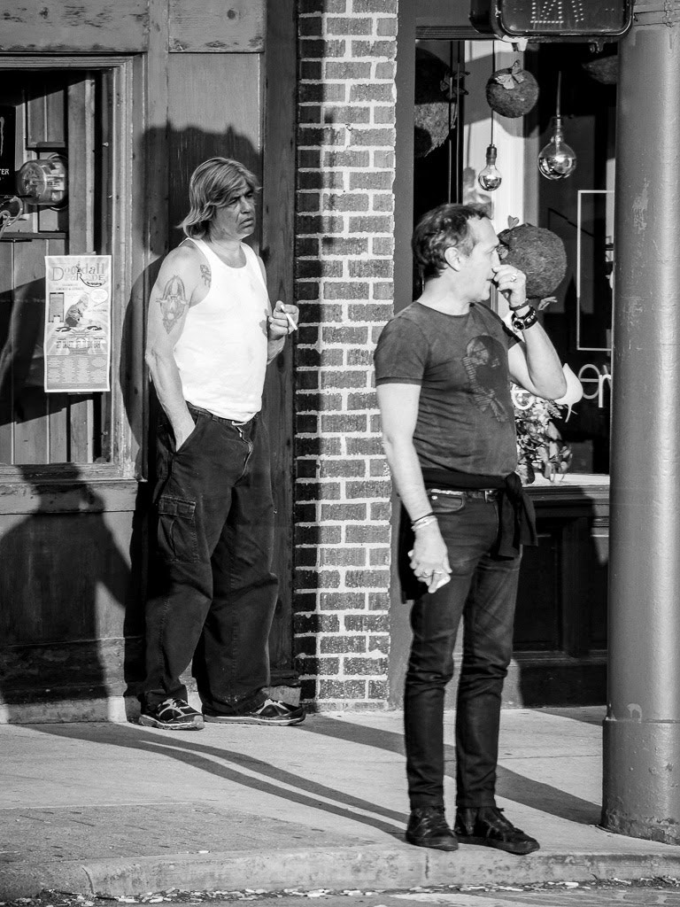 Olympus PEN-F sample photo. On the corner photography
