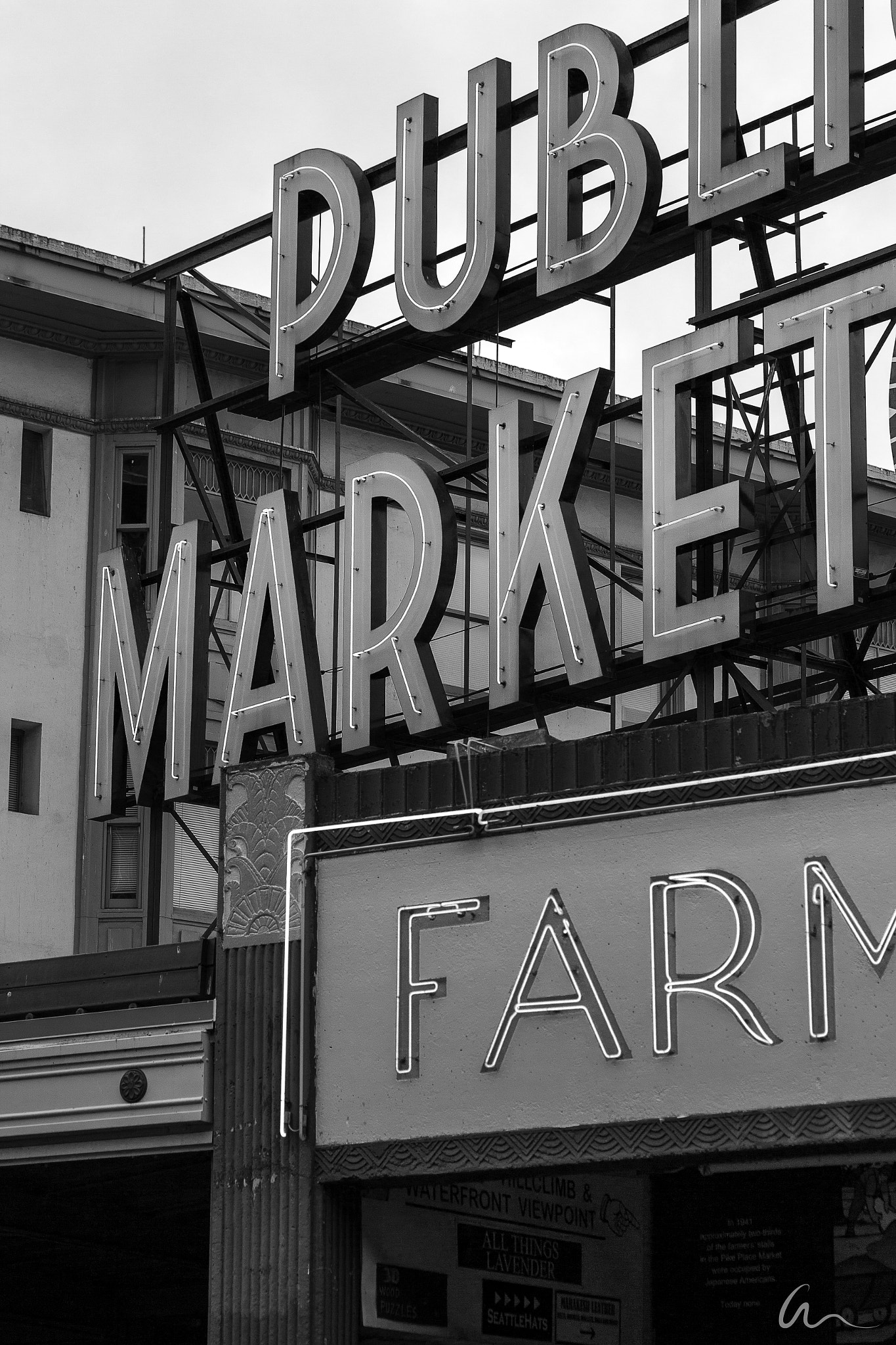 Canon EF-S 60mm F2.8 Macro USM sample photo. Public market photography