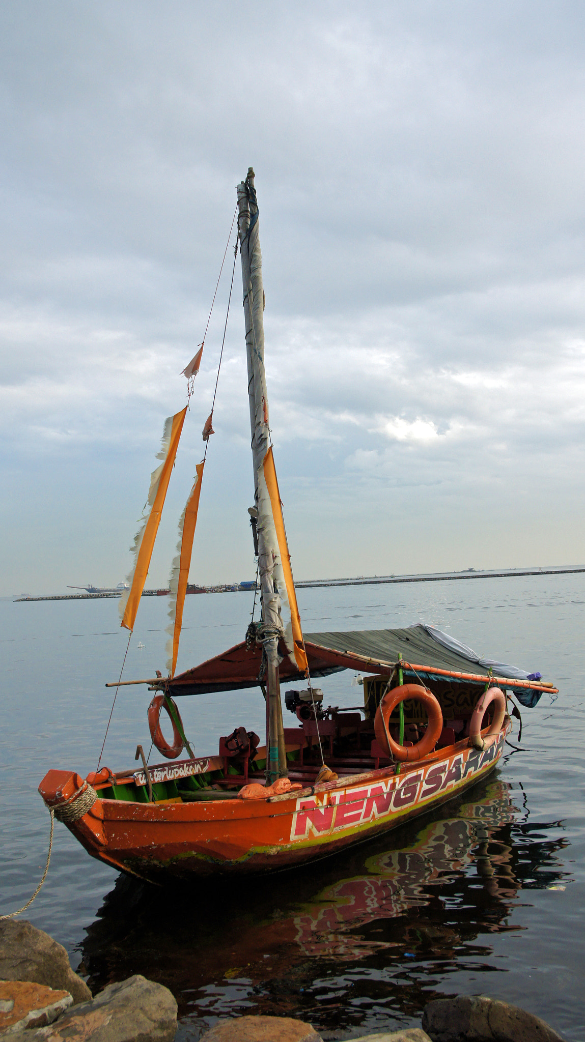 Sony Alpha NEX-5 sample photo. Rental boat photography