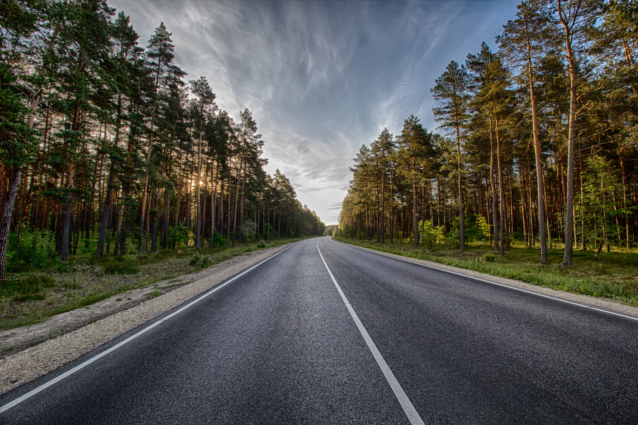 Canon EF-S 10-18mm F4.5–5.6 IS STM sample photo. Road photography