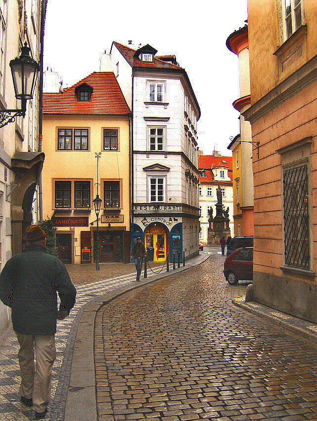 HP PHOTOSMART R927  (V01.00) sample photo. Side street in mala strana photography