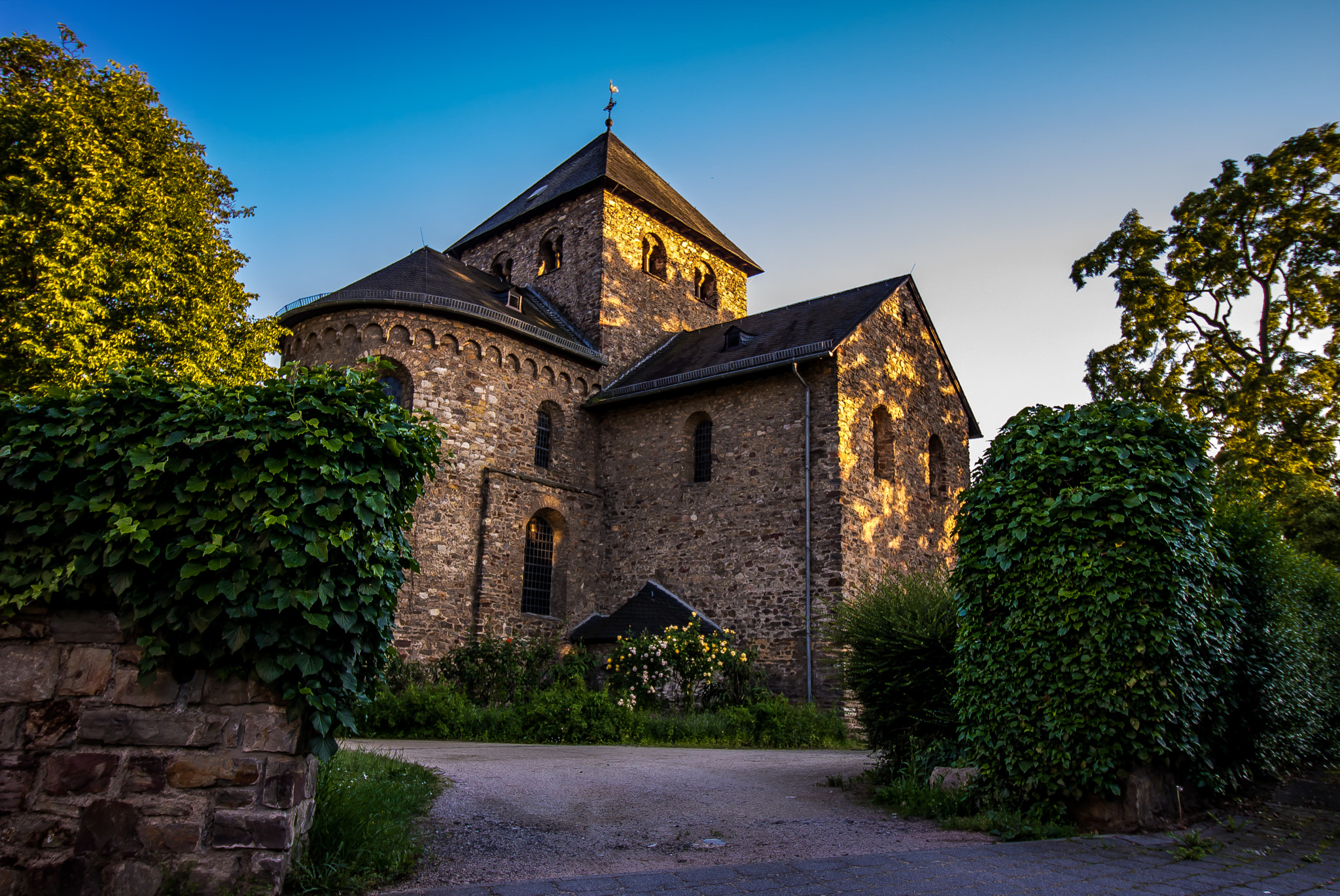 Canon EF-S 10-18mm F4.5–5.6 IS STM sample photo. Basilika photography