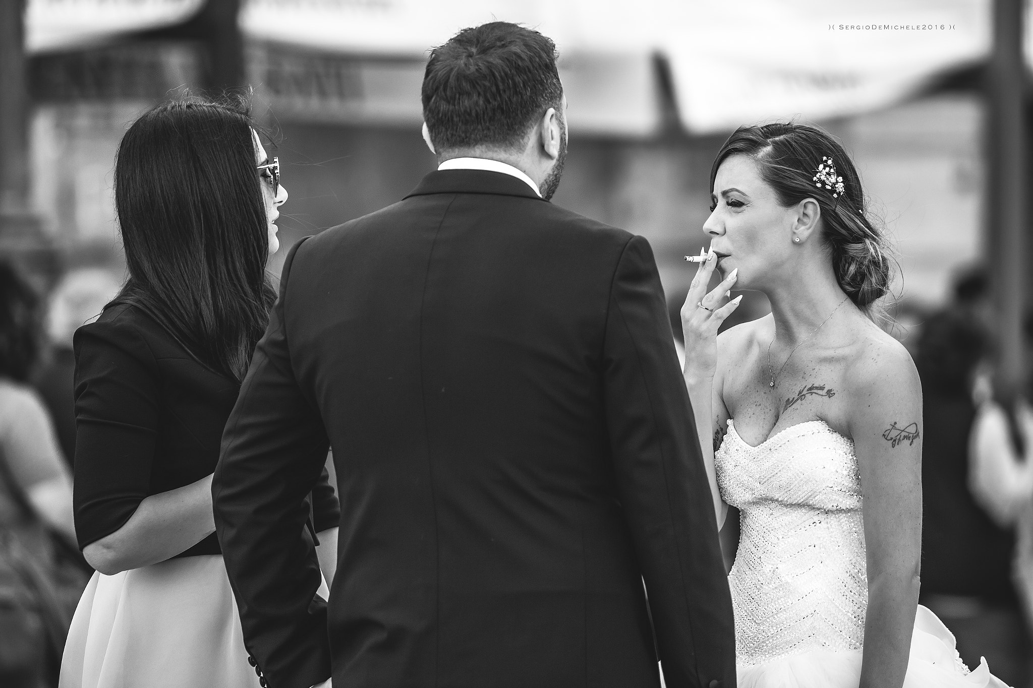 Canon EOS 6D + Canon EF 100-400mm F4.5-5.6L IS II USM sample photo. A bride enjoys her first cigarette photography