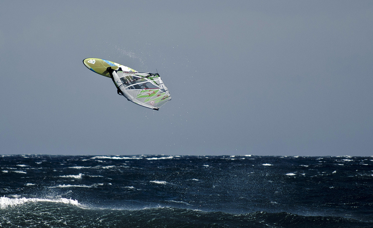 AF Nikkor 70-210mm f/4-5.6 sample photo. B-man surfing photography