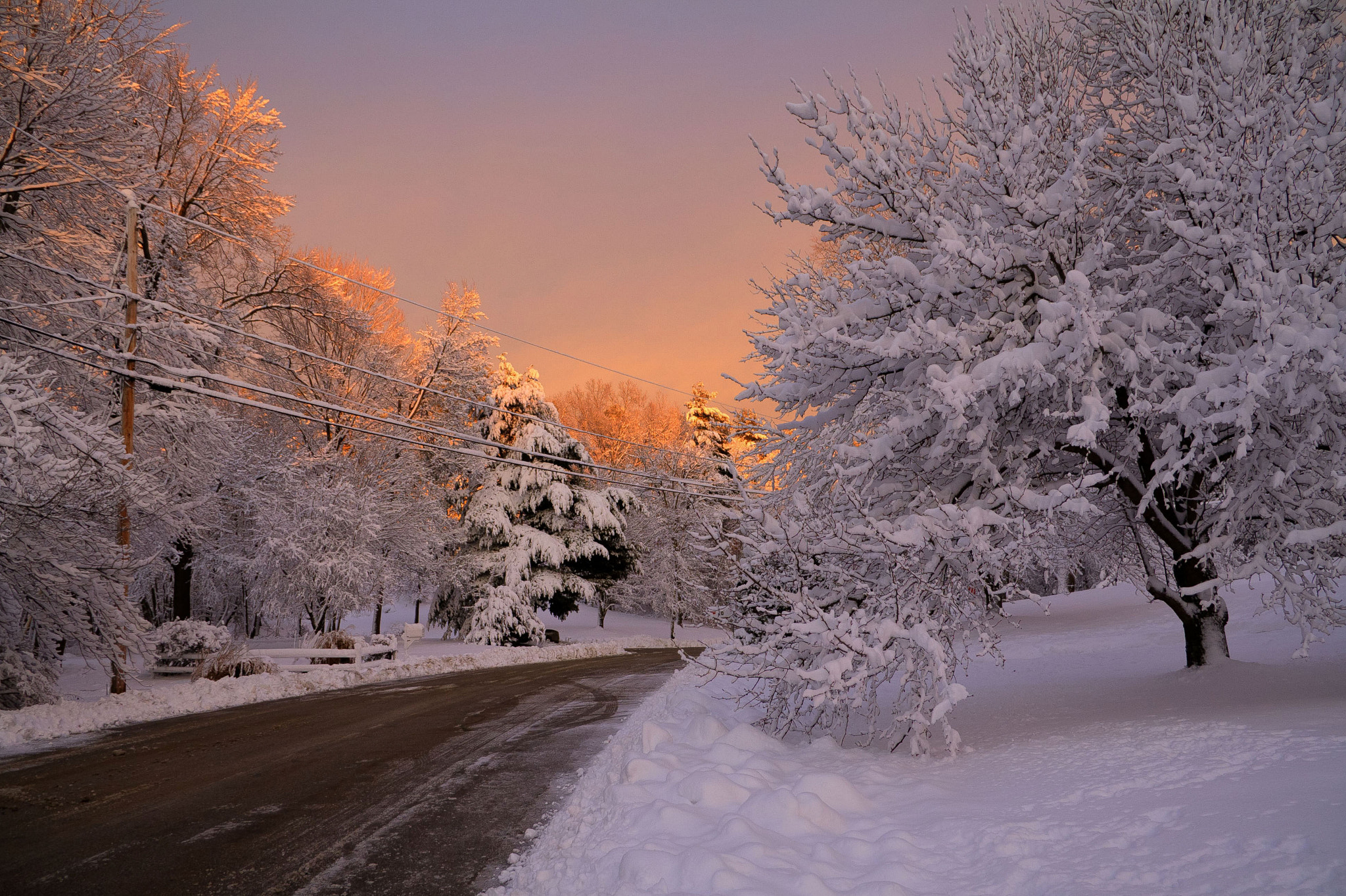 Canon EOS 1000D (EOS Digital Rebel XS / EOS Kiss F) sample photo. Sunset after winter storm photography