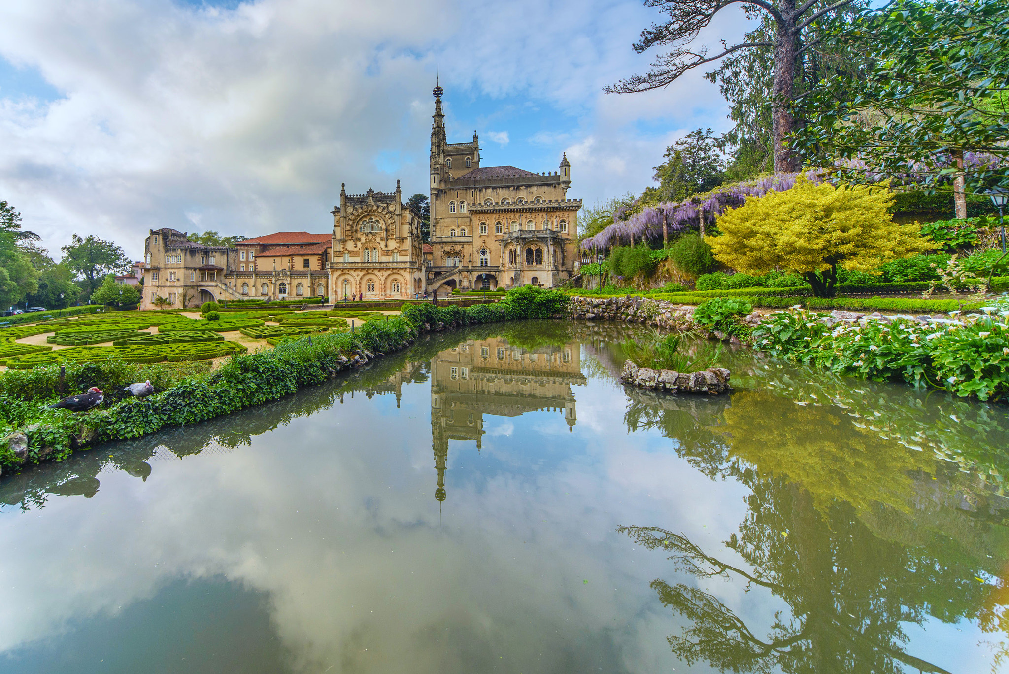 Sigma 12-24mm F4.5-5.6 EX DG Aspherical HSM sample photo. Mirror of palace photography