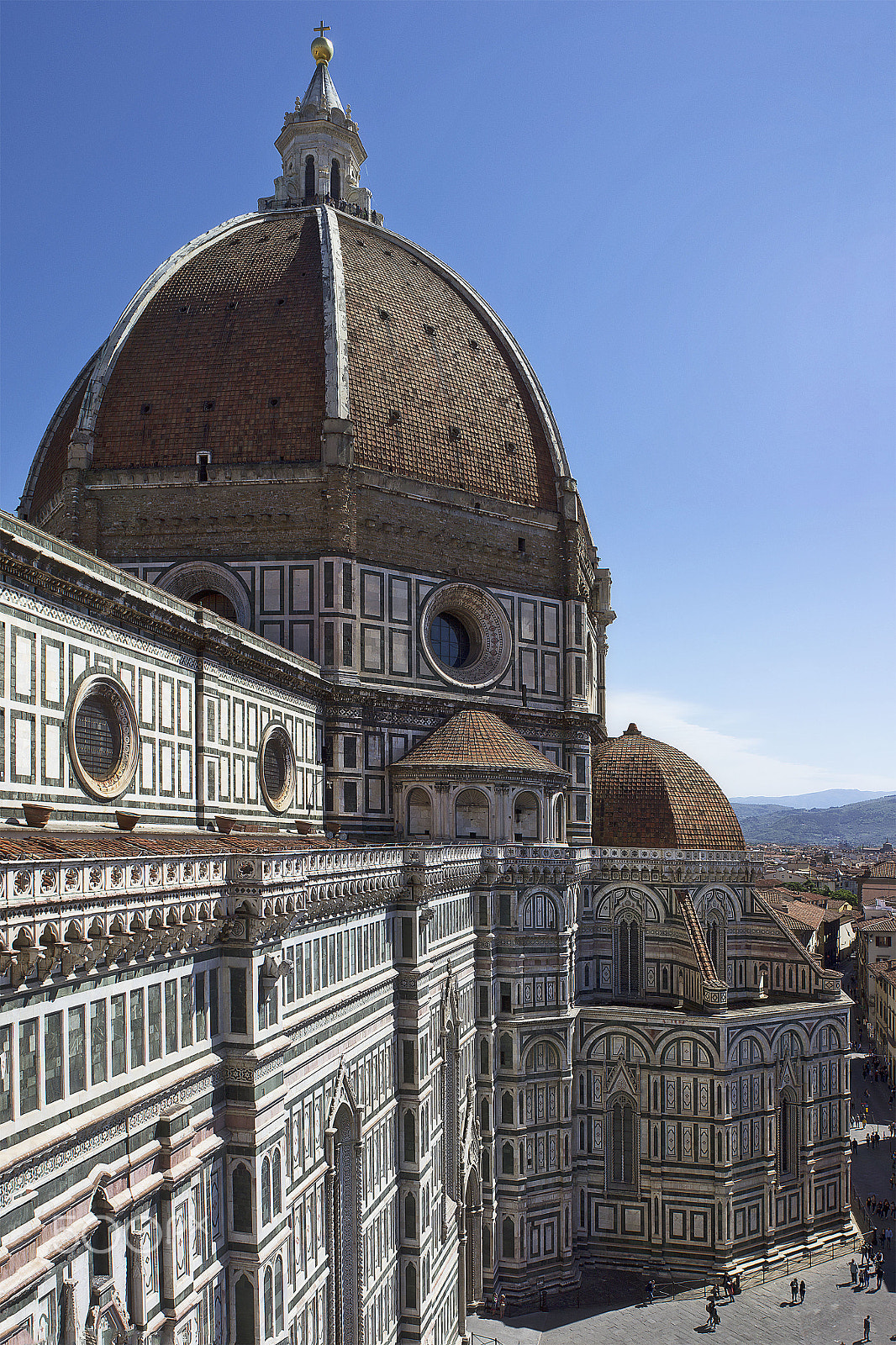 Canon EOS 600D (Rebel EOS T3i / EOS Kiss X5) + Canon EF 28mm F2.8 sample photo. Santa maria del fiore photography