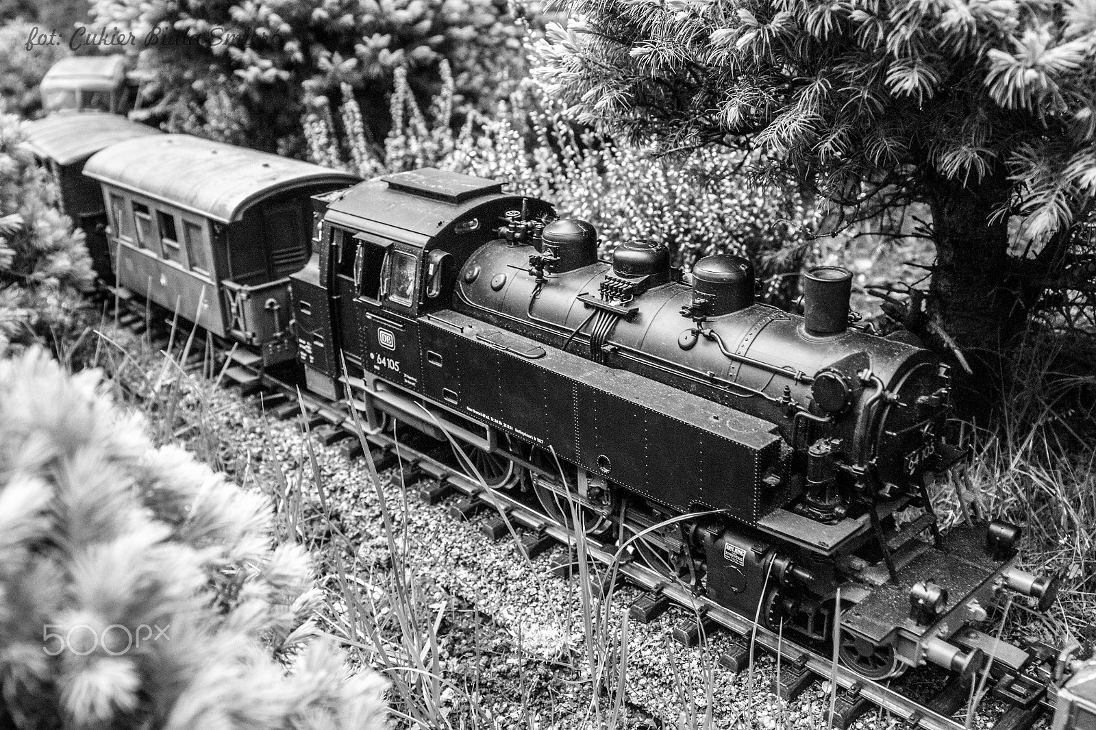 Sony Alpha DSLR-A700 + 24-70mm F2.8 sample photo. Train photography