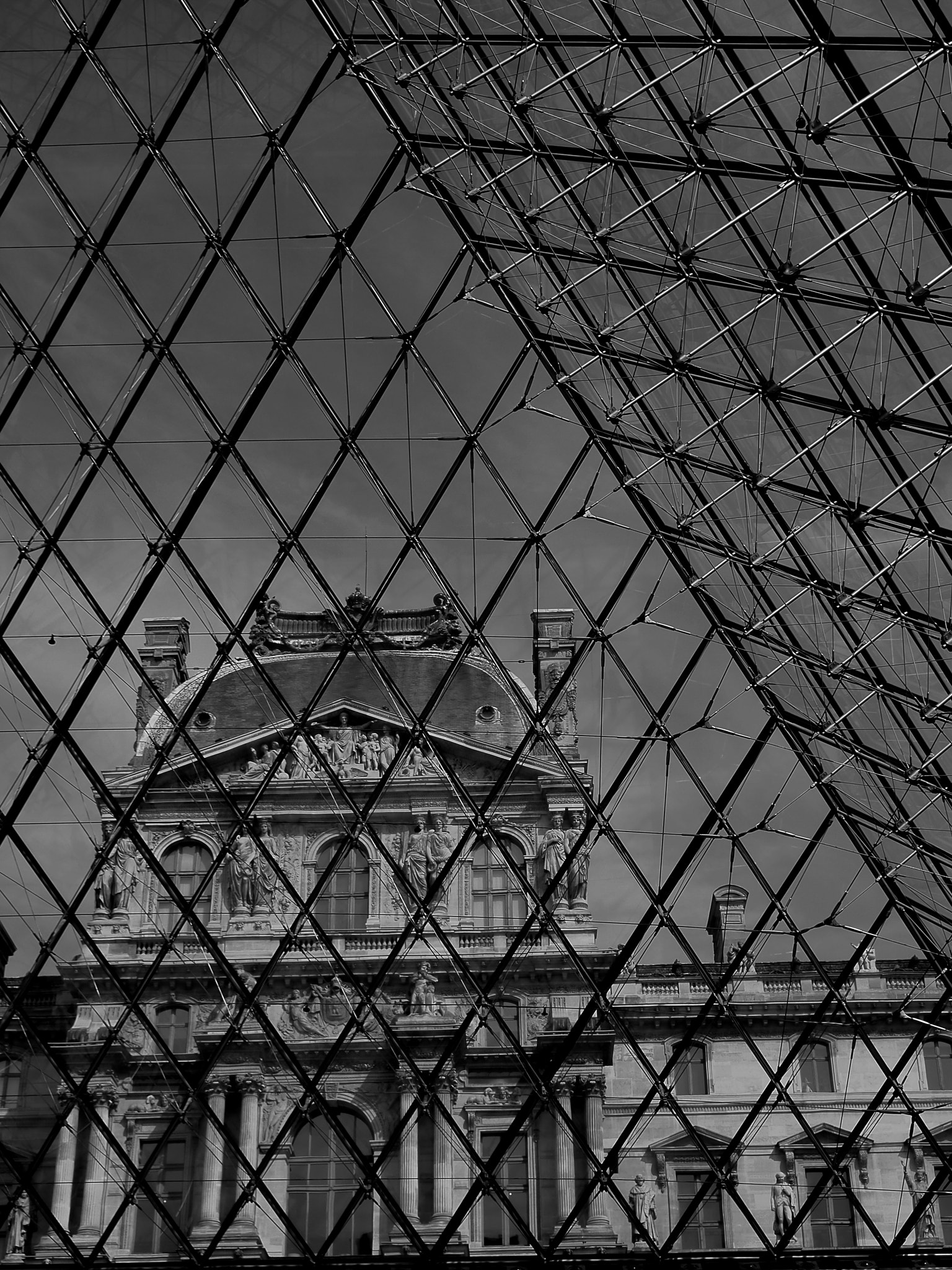 Olympus M.Zuiko Digital 14-42mm F3.5-5.6 II sample photo. Louvre photography