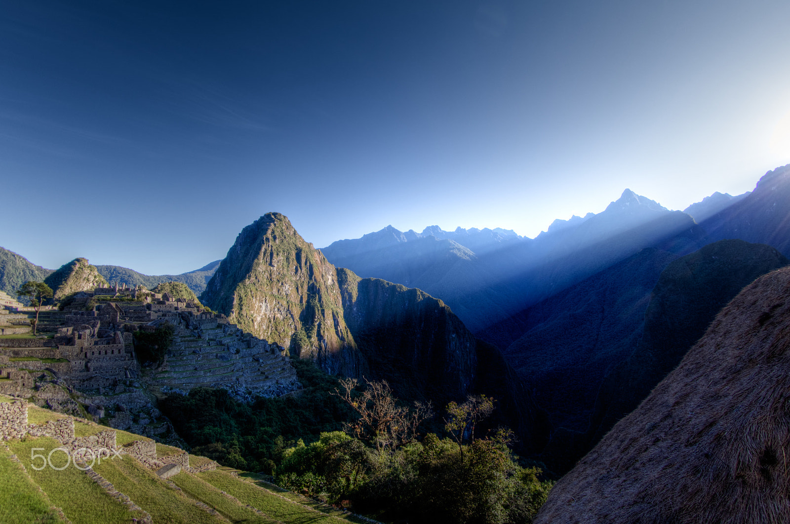 Canon EF 8-15mm F4L Fisheye USM sample photo. Machu picchu at sunrise photography
