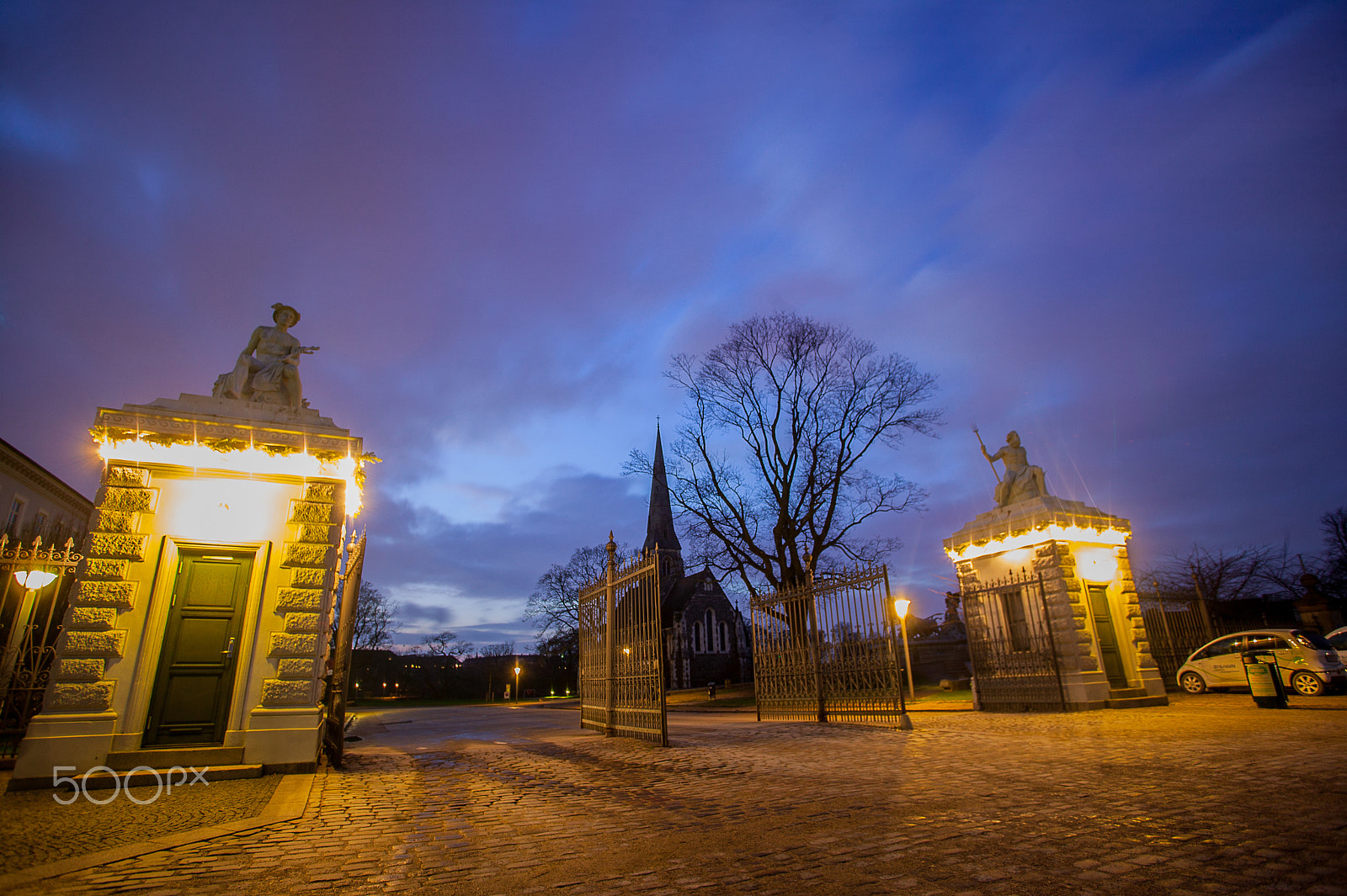 Canon EOS-1Ds + Canon EF 17-40mm F4L USM sample photo. Lights in sunset photography