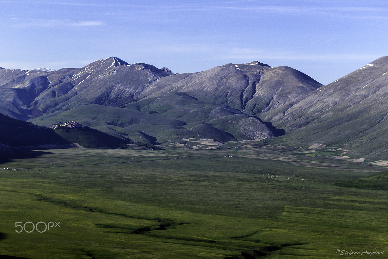 Canon EF 28-105mm f/3.5-4.5 USM sample photo. Castelluccio di norcia photography