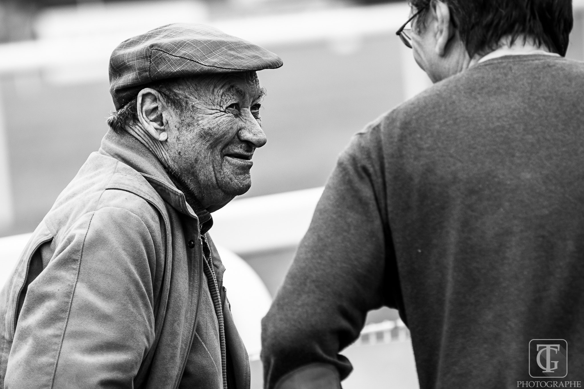 Sony SLT-A77 + Minolta AF 70-210mm F4 Macro sample photo. Old man photography