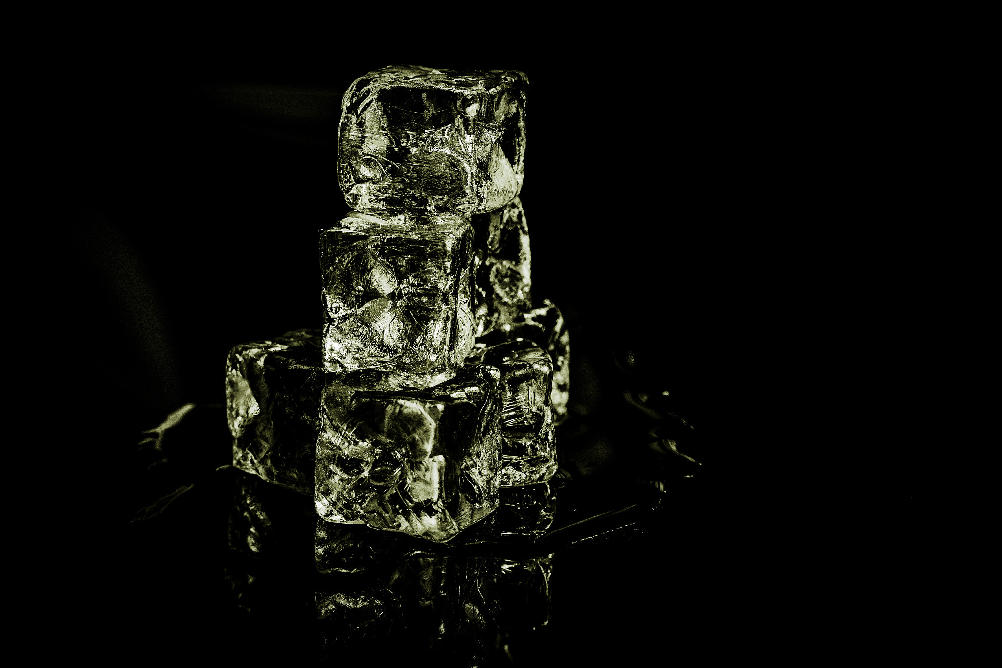 Olympus M.Zuiko Digital ED 60mm F2.8 Macro sample photo. Ice break photography