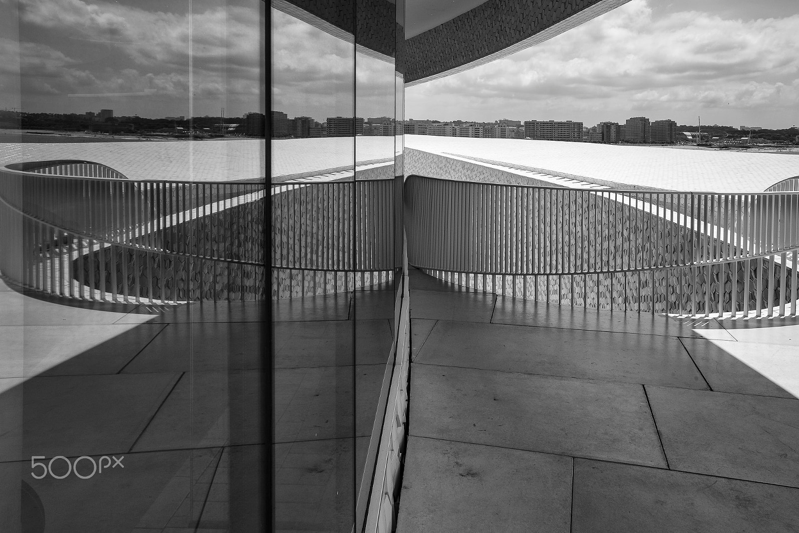 Elmarit-M 1:2.8/24 ASPH. sample photo. Porto cruze terminal of leixoes photography