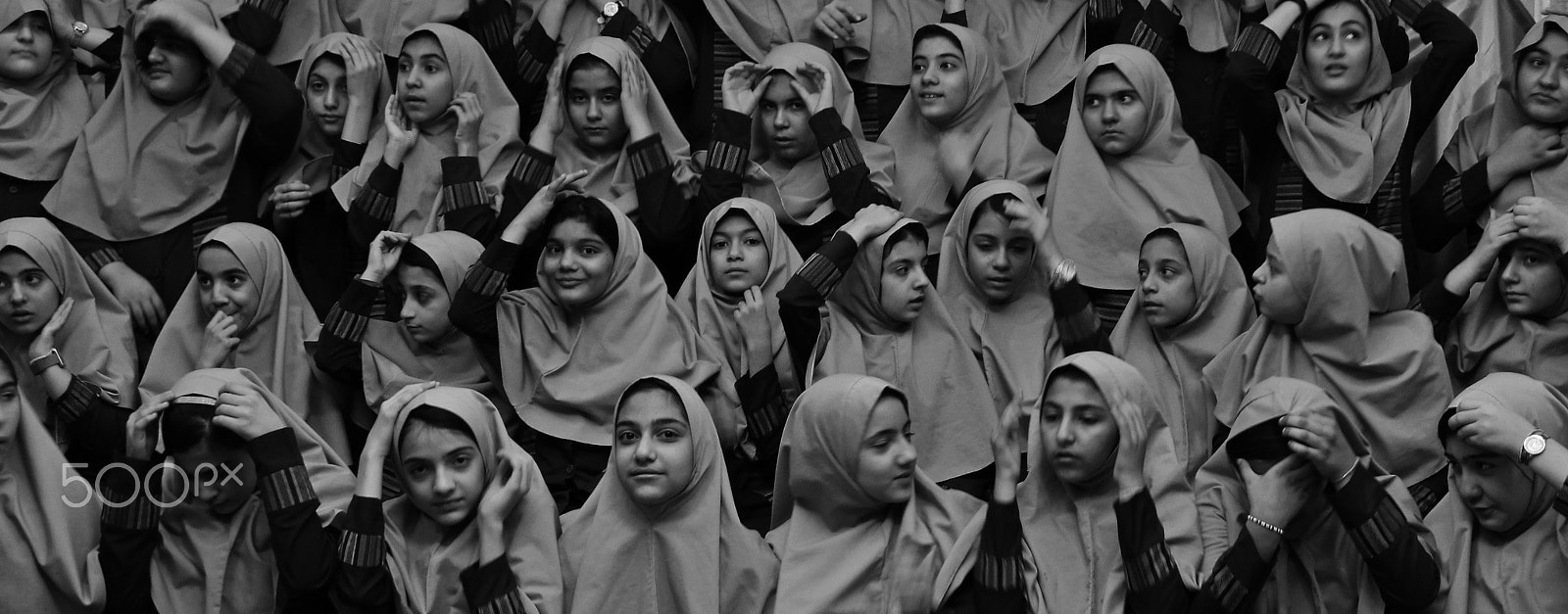 Canon EOS 550D (EOS Rebel T2i / EOS Kiss X4) + Canon EF-S 18-135mm F3.5-5.6 IS sample photo. Students and hijab photography