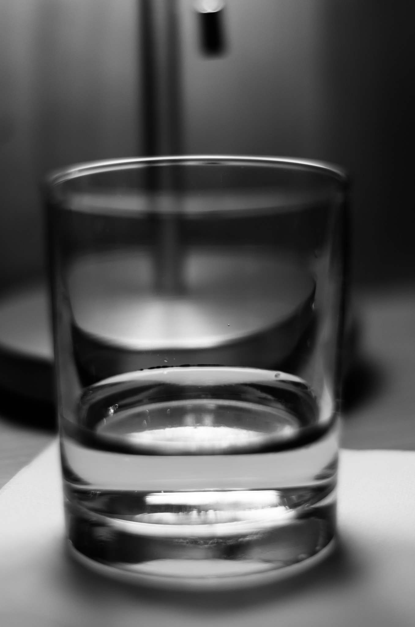 Pentax K-5 II + Pentax smc DA 50mm F1.8 sample photo. Glass photography