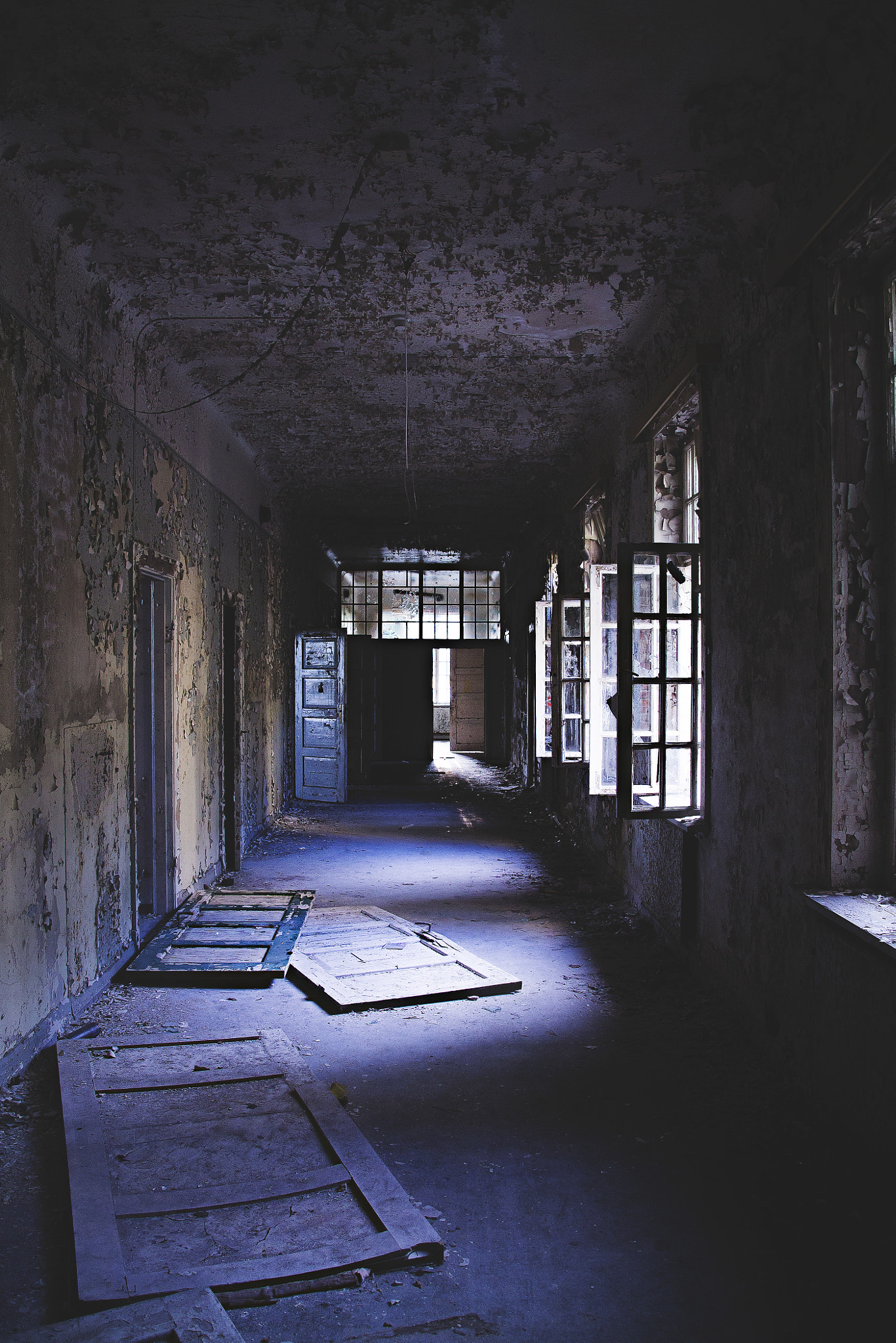 Canon EOS 1100D (EOS Rebel T3 / EOS Kiss X50) + Canon TS-E 90mm F2.8 Tilt-Shift sample photo. Halls of the abandoned photography