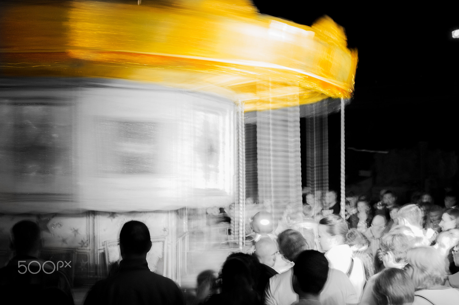 Minolta AF 35-70mm F3.5-4.5 [II] sample photo. Carousel photography