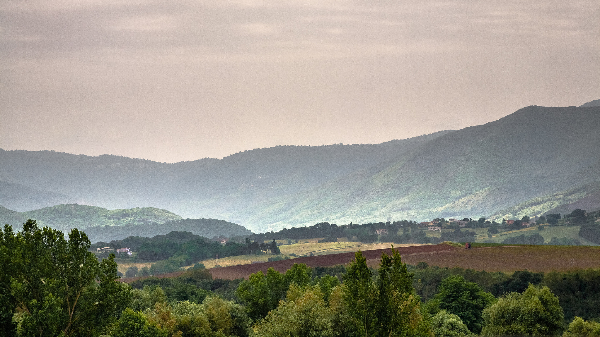Canon EF 135mm F2.8 SF sample photo. Fertile countryside photography