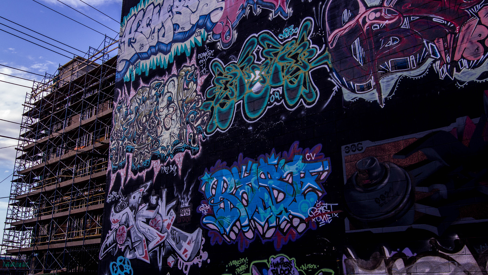 Canon EOS 1200D (EOS Rebel T5 / EOS Kiss X70 / EOS Hi) sample photo. Graffiti off whyte avenue photography