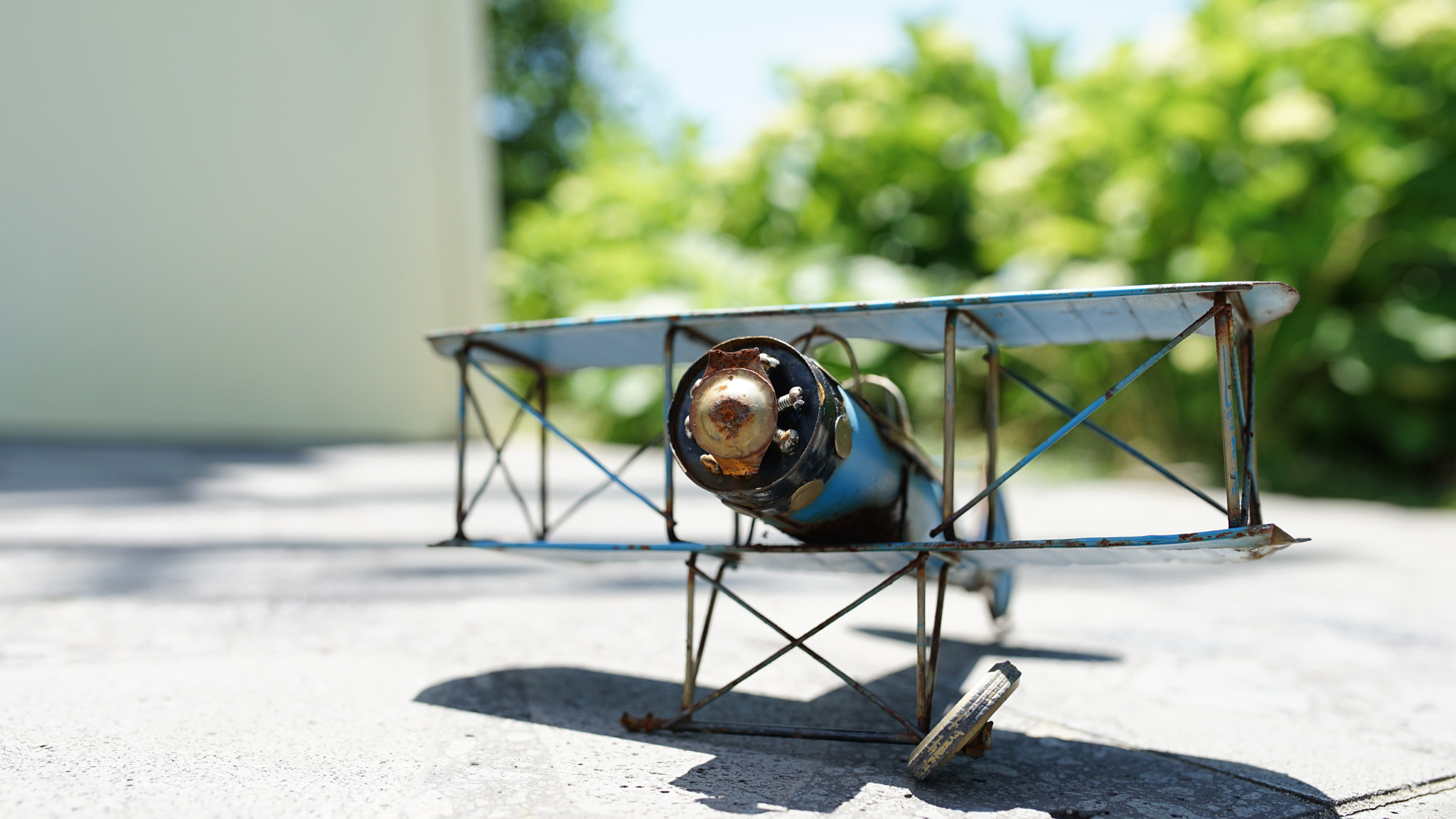 Sony a7 II + Sigma 35mm F1.4 DG HSM Art sample photo. Toy airplane. photography