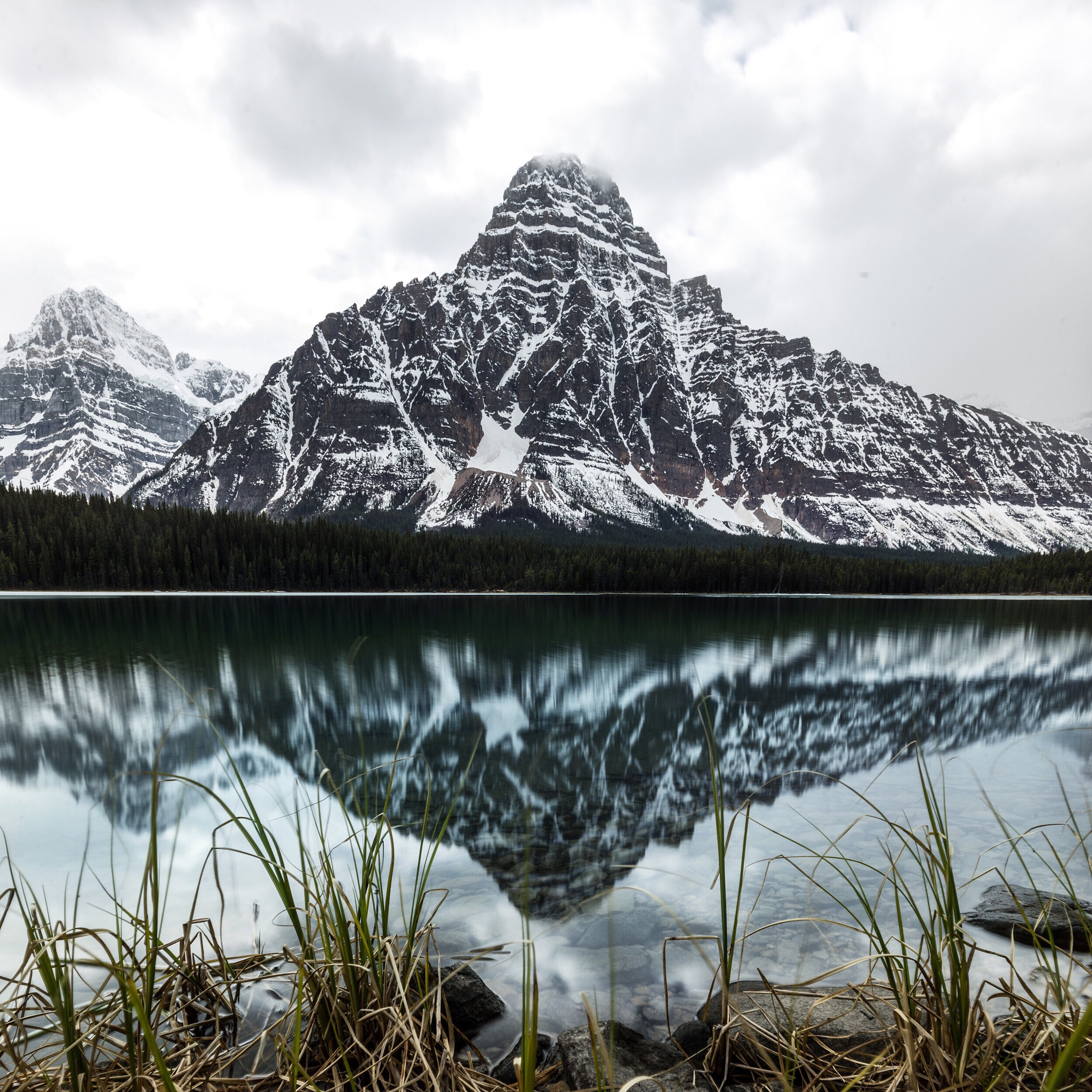 Nikon D4 + Nikon AF-S Nikkor 20mm F1.8G ED sample photo. Waterfowl lakes. icefields parkway. alberta. photography