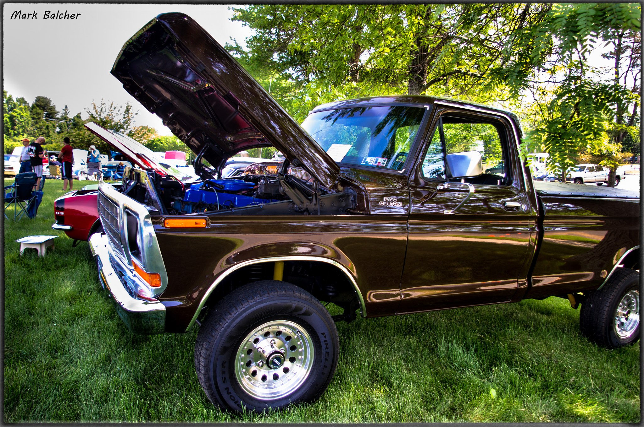 Pentax K-x + Pentax smc DA 18-55mm F3.5-5.6 AL sample photo. Beautiful ford pick up truck. photography