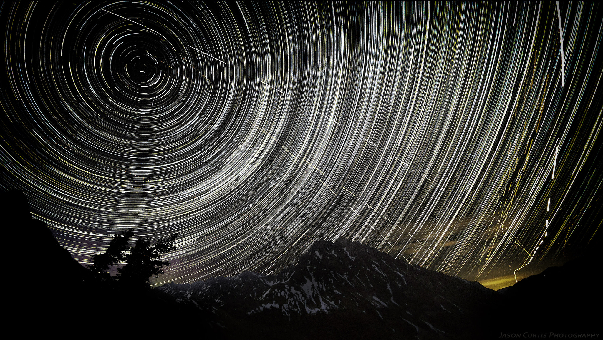 Nikon AF DX Fisheye-Nikkor 10.5mm F2.8G ED sample photo. Flight paths photography