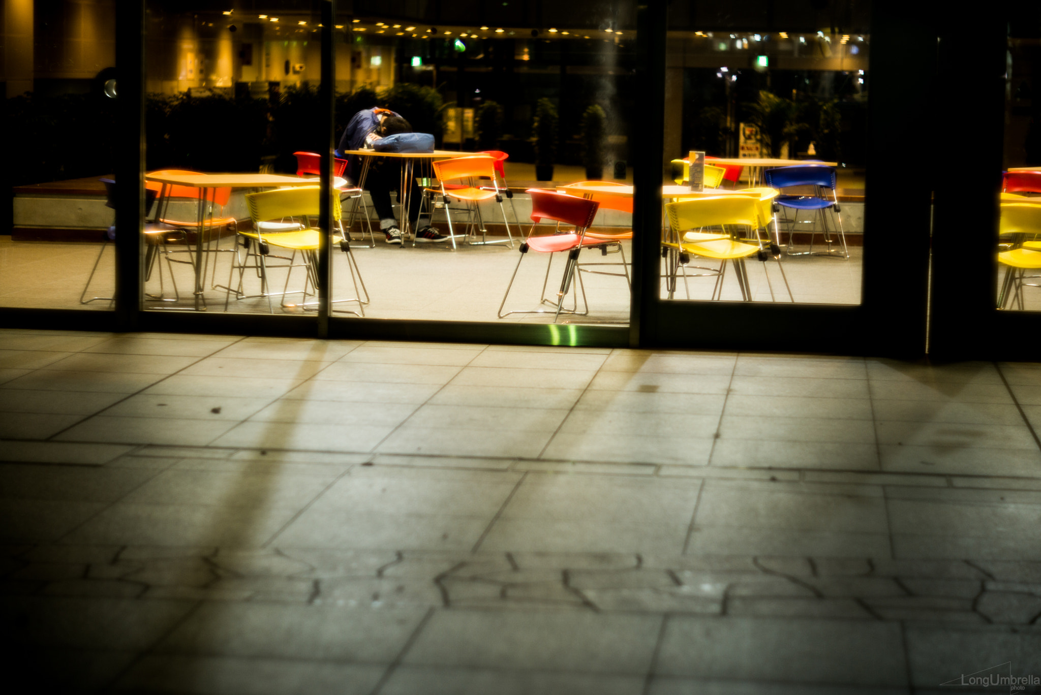 Summicron-M 1:2/90 Leitz sample photo. Lounge photography