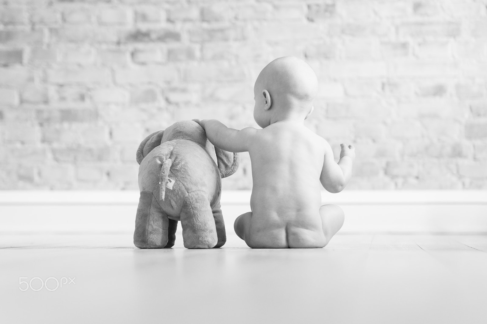 70-200mm F2.8 sample photo. Baby talk photography