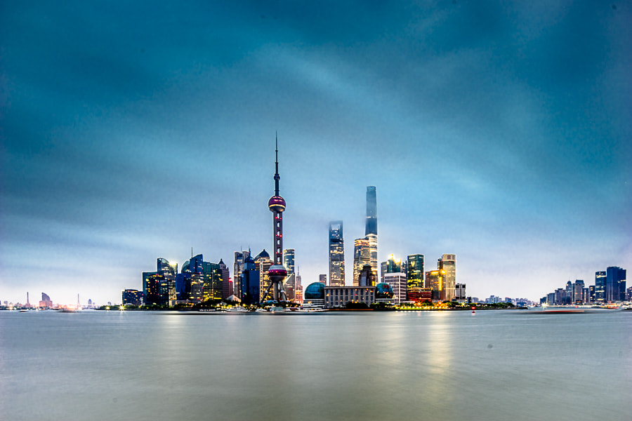 Canon TS-E 17mm F4L Tilt-Shift sample photo. Shanghai at dawn photography