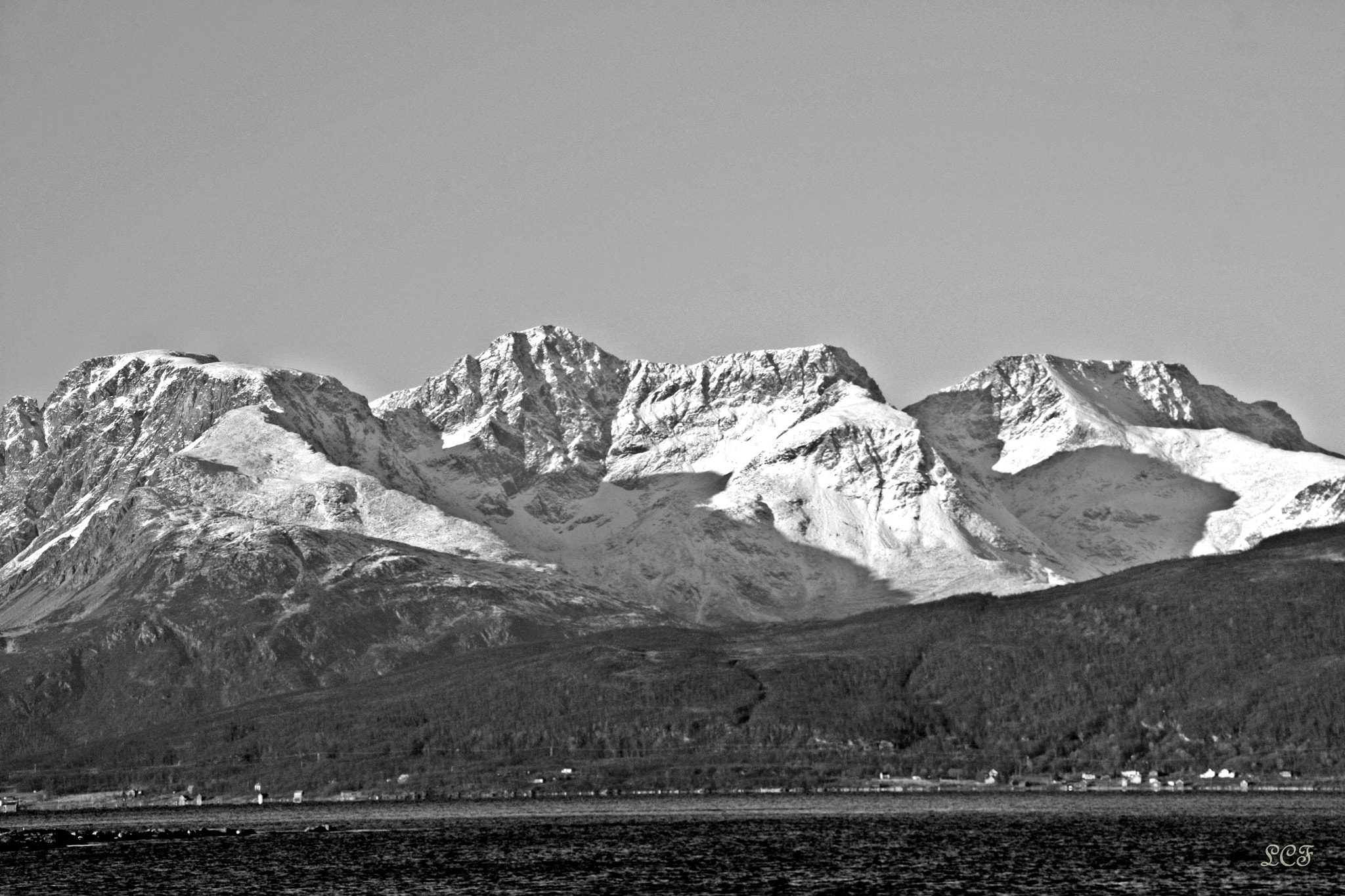 Canon EOS 450D (EOS Rebel XSi / EOS Kiss X2) sample photo. Majestic mountains... photography