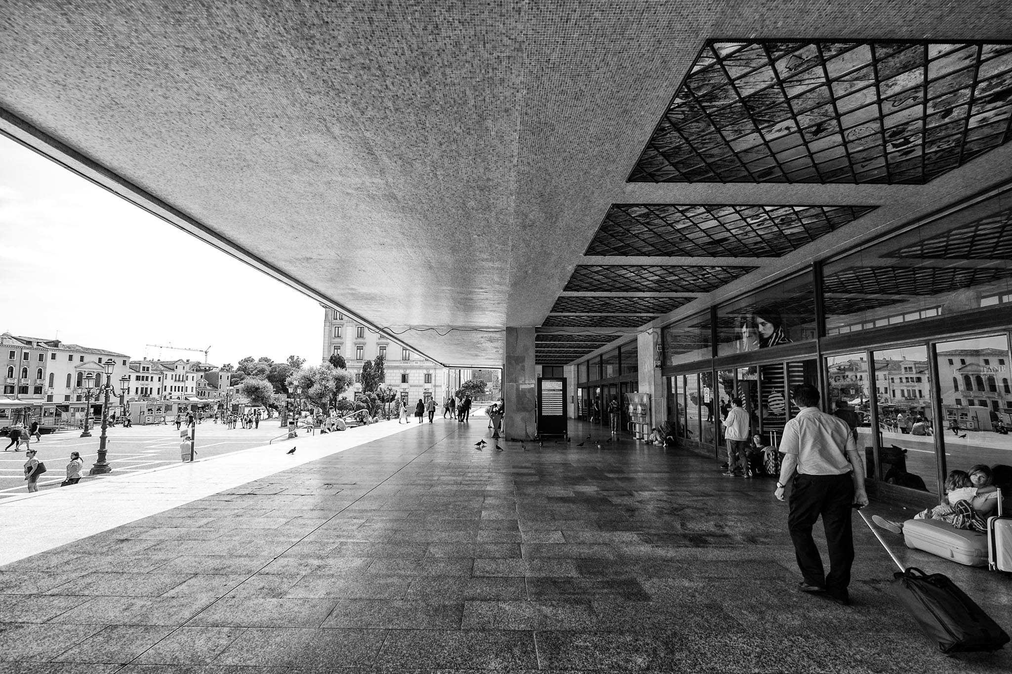 Olympus OM-D E-M1 + Panasonic Lumix G Vario 7-14mm F4 ASPH sample photo. Limbo... photography