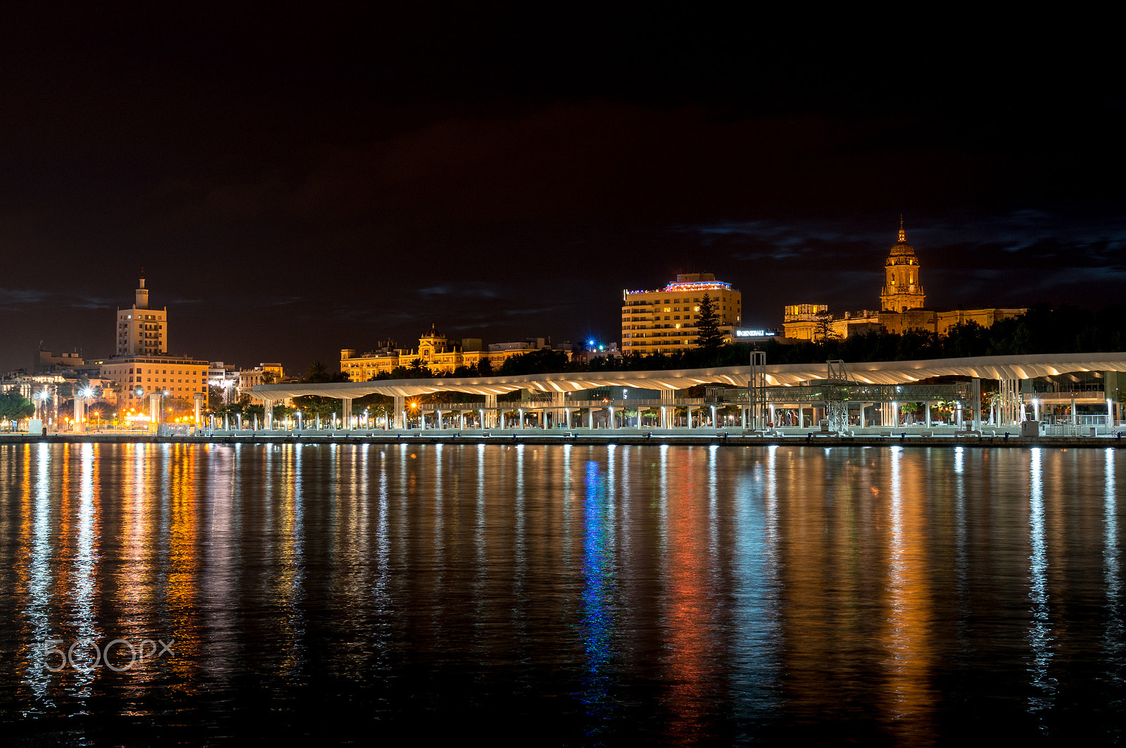 Sony Alpha NEX-5T + Sony Vario-Tessar T* E 16-70mm F4 ZA OSS sample photo. Night lights of malaga photography