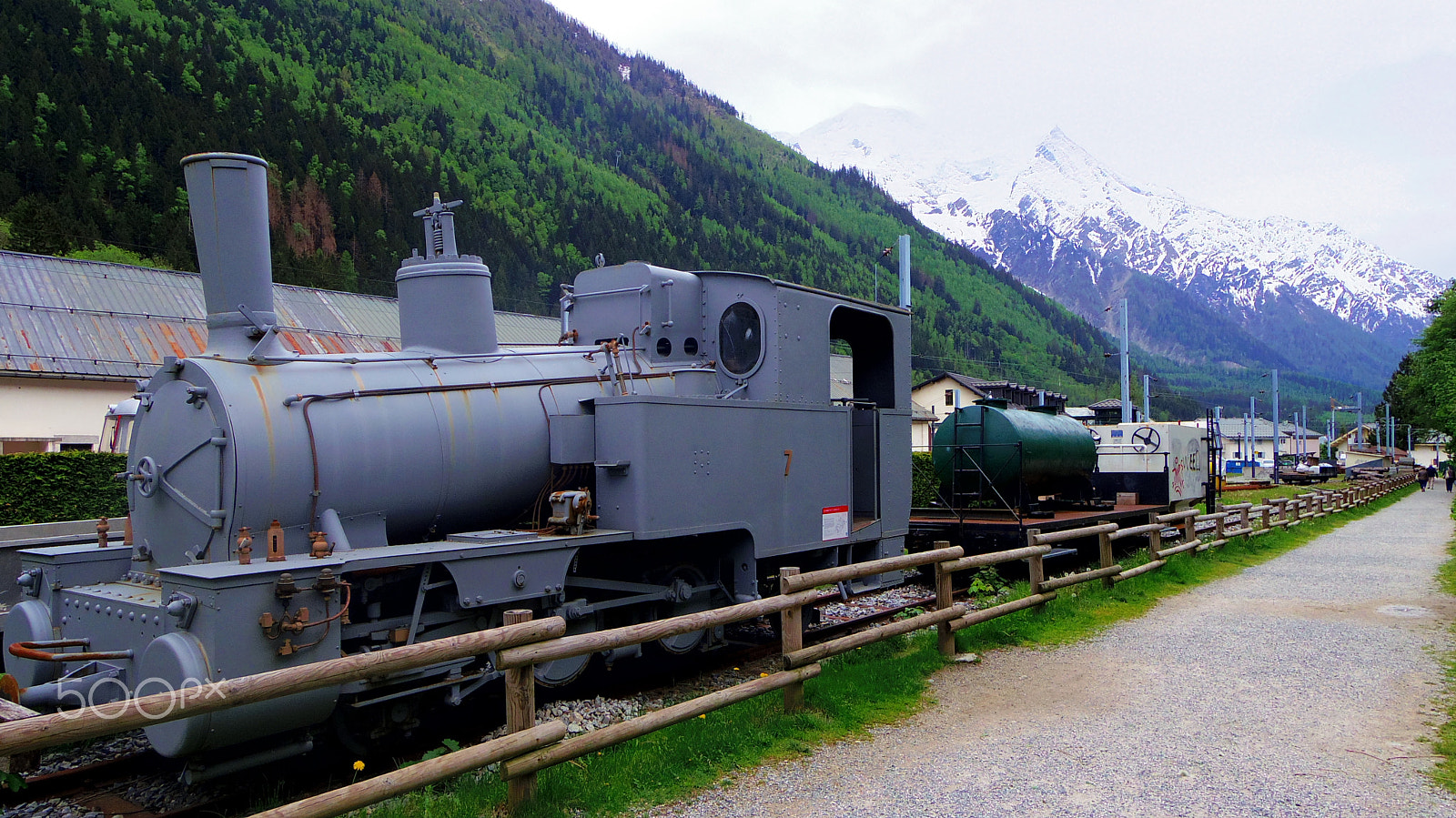 Pentax 02 Standard Zoom sample photo. Retired in the alps photography