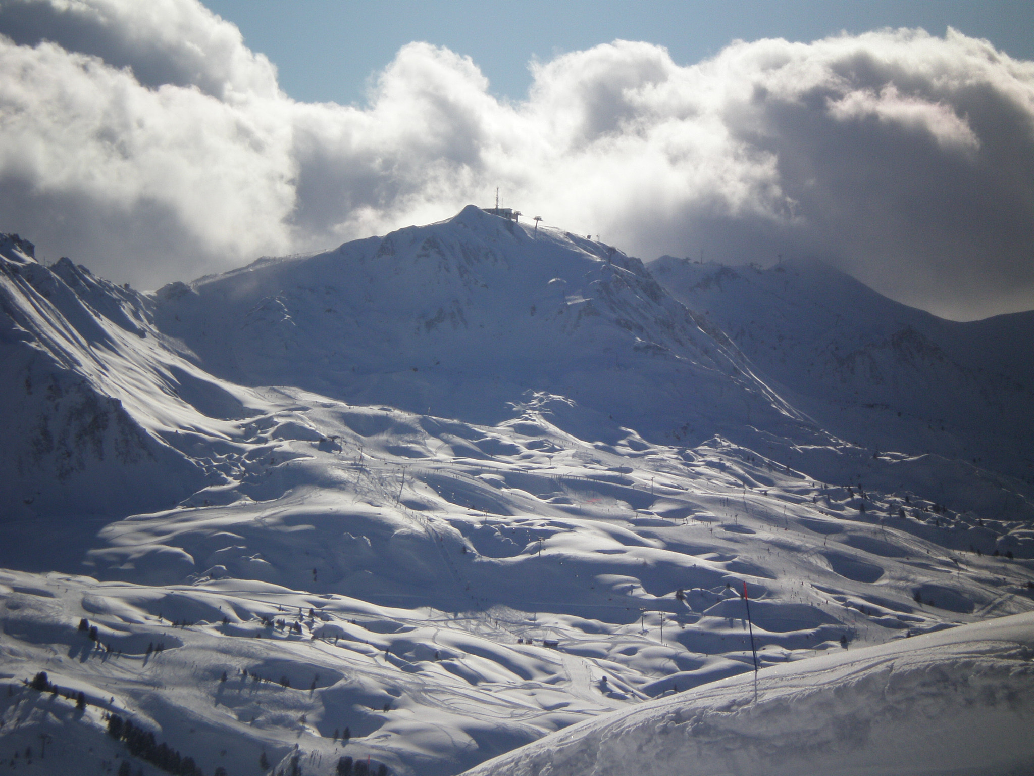 Olympus FE230/X790 sample photo. Montagnes enneigées à la plagne photography